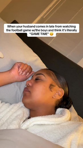 Aht aht! I gotta work in the morning 🥴 #relatable #igreels #reels #igdaily #instagram #cltinfluencer #ohitsshelle #husbandandwife #marriage #relationships #couples #pov #jokes | Oh It's Shelle