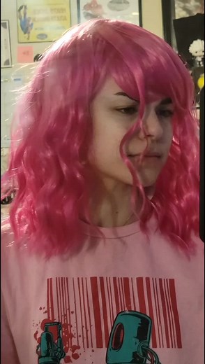 How I made my Vi wig! not sure if I dig it but it certainly was a process. Had to use sharpie and hair chalk to get a better color #vi #arcane