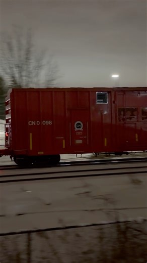 CN Braking Boxcar 0098 in the middle of an intermodal train #railfanning #cnrailway #shorts #cnrail