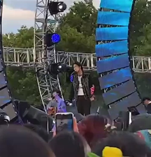 1.2K views · 815 reactions | [FANCAM] 220730 #SUHO MIK FESTIVAL - O2...