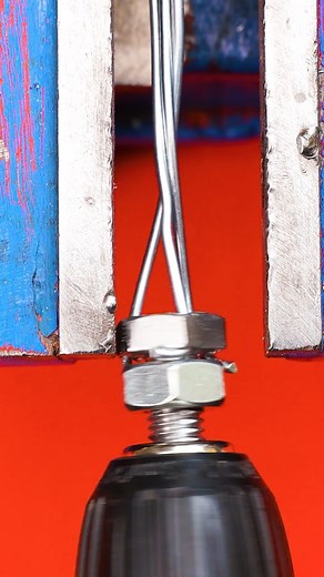 204K views · 217 reactions | Twisting metal but the easy way! #hack #DIY #crafts | MetDaan Discovery | Facebook