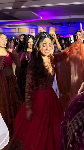 Our beautiful mock bride 🫣😍 #mockbride #gmu #gmubhangra #bhangra #mockmehndi #mockshaadi #mehndi #sangeet #vt #virginiatech #georgemason #uva #umd #bhangrabash #masonpunjabi #punjabi #punjabimunde #punjabikudi #jat #jatti #lit #dance #opendancefloor #freestyle #fyp