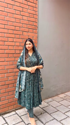 Grasshopper | Ethnic Wear | Modern Elegance on Instagram: "Fabric: viscose rayon - • Foil print beautiful Flared kurti - 3/4th sleeves 3pc set - V neck and pleats on front portion - Straight-cut bottom for clean styling Available in XS to XXL Wholesale and retail available. Visit us at Convent Rd, Ernakulam DM or WhatsApp +91 81294 04445 to order! #trending #3pcsset #kurtilove #trendingoutfits"