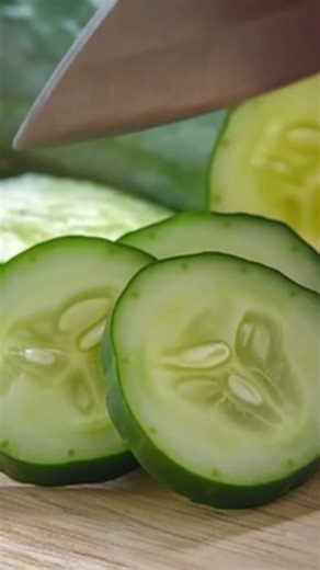ASMR Cucumber Cutting - Super Crunchy Sounds" #asmr #cucumber