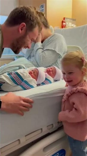 Jealous Big Sister vs Newborn Twins 👶👶#shorts #viralshorts #newborntwins #jealous #funnybaby