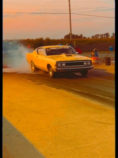 This Cobra Jet Powered Torino Means Business, Fast Ford at US 41 Dragstrip! #bigblock #horsepower #muscelcar #dragracing #dragstrip #burnout #speed #ford #cobrajet #fordtorino