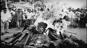 Morning Sun / documentary about China's Cultural Revolution