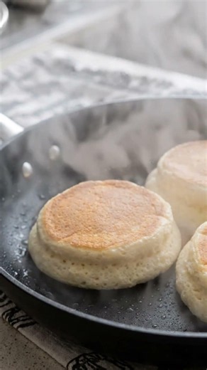Create These Incredibly Fluffy Japanese Soufflé Pancakes That Jiggle Like Clouds and Melt