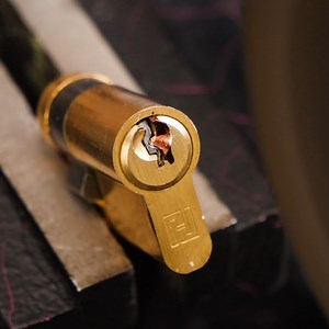 How To Remove Stuck Keys | Creative Ideas