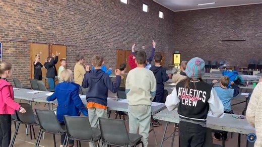 Ons vrywilligers maak ons hande reg oor die land sterk. Hulle help ons welstandsgerigte strukture skep in die gemeenskap. #Vrywilligers #Take #Streke #MaatskaplikeWerkers #HelpendeHand #Welstand #Waardeaanbod | Helpende Hand - Deel van die Solidariteit Beweging