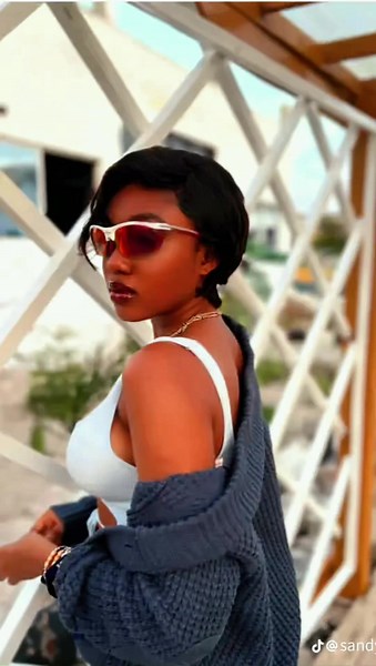 Angle Unigwe Template for Viral Content