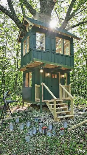 I Built a Green Treehouse in the Forest — Full Timelapse Build