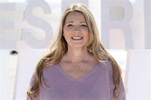 Hélène Rollès évoque sa fortune : les problèmes d’argent, elle ne connaît pas