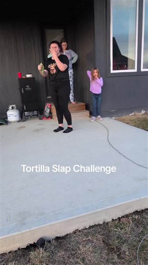 Decided to do the tortilla slap challenge. #fyp #funny #challenge @Jada💋🍒🎱