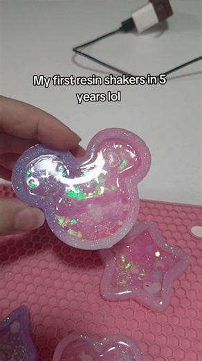 Sugar Rose Designs on Instagram: "I will keep practicing #decoden"