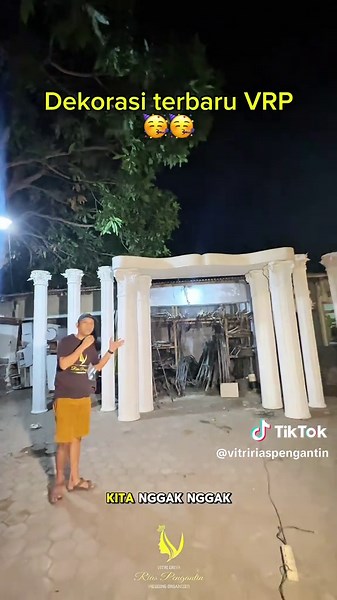 Yukk yg mau pake perdana nihhh 🔥🔥🔥🥰🥰😍😍 Info pricelist admin WA VRP disini yaa Admin WA : 0811-1118-4433 Ambil satu paket MUA   Dekorasi   Tenda lebih hemat yaa untuk info klik disini👇🏻 https://msha.ke/vitririaspengantin