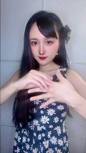 Revealing the Secret Behind the Disappearing Finger Magic Trick!#magictrick #magictutorial