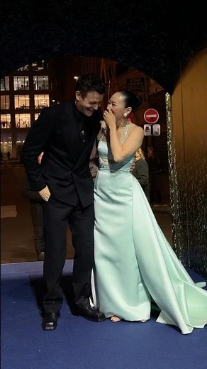 Es ist wahrlich unmöglich, den Blick von Benophie abzuwenden 💎