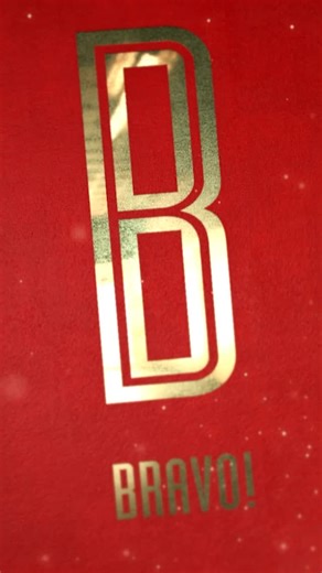 Jennifer Myburgh on Instagram: "Kom skuif nader – hierdie Donderdag om 21:00 vir Bravo! Hierdie week op Bravo! Bobby van Jaarsveld gesels oor die myle op die pad en sy nuwe program. Daniëlla van Heerden gesels oor ‘n Ma en ‘n Mikrofoon en haar lewe ná e-Nuus. Dit was n groot voorreg @daniellavheerden En ons loer in by klein Rosebelle Clasen van Binnelanders. Rosie is n bondel energie en indrukwekkend @ellieclasen Bravo! – hierdie Donderdag om 21:00 nét op kykNET (kanaal 144 op DSTV)."