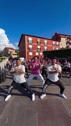 Lean Zumba song: upbeat Latin track to start your day