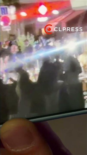 L'attaque d'ultras sur un bar filmée par un témoin à Paris - Finale Lens Nice - Coupe de France