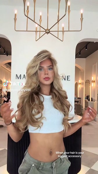Transform Your Look with a Professional Blowout