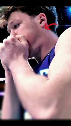 Kon Knueppel resmi jadi pemain TERCEPAT sejarah NBA raih 200 tripoin (58 gim)! 🔥 Hornets bantai Bulls 131-99 lewat hujan 25 tripoin. Rekor ruki sepanjang masa tinggal selangkah lagi! 📈✨ Knueppel = Penembak terbaik masa depan?👇 Note : We curate content for educational/entertainment purposes. We do not claim ownership of images/videos. Credits belong to respective owners. DM for credit/removal #KonKnueppel #CharlotteHornets #NBA