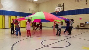 Parachute Fun with Mr. Merritt in PE! | Isle ECFE and Preschool | Facebook