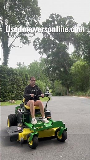 John Deere Z335E Zero Turn Lawn Mower