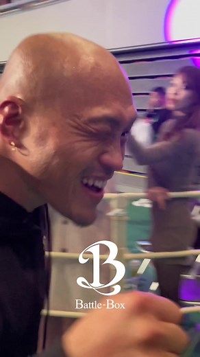 みんな大好き渡辺一久会長👊🔥 どこにいっても声をかけられて相変わらずの人気です✨️✨️ 中学二年生の時から寝ていないらしいので今大会も恐らく疲れているのではないでしょうか😌 Battle-Boxとしての次の試合は5/21の鎌田将軍の試合です⚔️💥✅ これからも応援よろしくお願いします🤝 #battlebox #渡辺一久 #芦澤竜誠 #鎌田悠太郎 #rizin #rizin41 #ナマズ音頭
