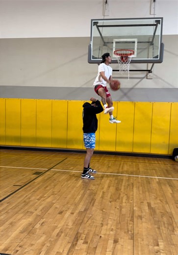 First dunk of 2026!! #basketball #dunk #crazy #jump #viral | basket ball