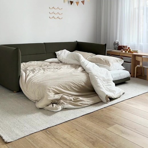 The Byron is the sofa bed you wouldn’t believe is a sofa bed. Designed to take pride of place in your living space, its deep plush seats, range of six bespoke colours and luxe look make it our most elevated sofa bed yet. | Koala