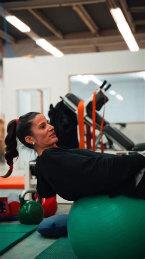 Loading together as a team … 👣 First 5 weeks in the books !! Two more weeks of hustling at home before we head to our first training camp in Tenerife🌞 🎥: @moormedia.ch #newteam #mäderkernen #stepbystep #workinghard #immerweiter | Joana Mäder