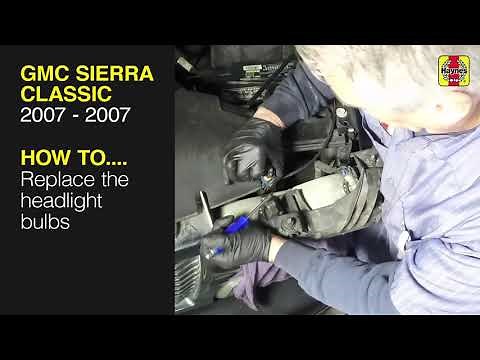 Chevrolet Silverado Classic 1500 (2007 - 2007) - Replace the headlight bulbs