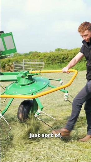 We Teach Our Novice How The Tedder Works to Turn the Grass Ready for Bailing!