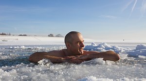 Cold Plunge Vs. Sauna — Which is Better for Post-Workout Recovery? | BarBend