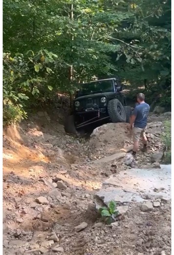 @TheWardenJK testing the limits of the Dana 30. 38x13.50 17 WITH a lunchbox locker! #jeep #dana30 #lunchboxlocker #38s