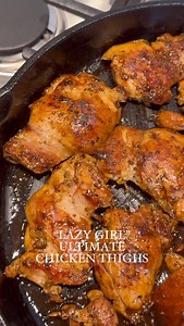 “LAZY GIRL” CHICKEN THIGHS✨ use this foolproof technique for tender and juicy chicken thighs every time! Whenever a recipe calls for cooked chicken, 90% of the time this is how I’m going to prepare it. No oil, 2 ingredients (four if we count S&P but I don’t think those count), under 30 minutes. You’re going to LOVE this recipe! Ingredients: 1 1/2 lbs of chicken thighs, boneless and skinless salt and pepper to season (about 1/4 tsp salt per thigh, and 1/8 tsp pepper) about 1/2 cup of low sodium c