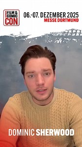 Shadowhunters-Fans aufgepasst: Dominic hat euch eine persönliche Videobotschaft dagelassen! 🖤⚔️ Der perfekte Start in die Vorfreude! Wer freut sich schon genauso sehr auf Dominic Sherwood wie wir? 🙌🔥 Habt ihr euch schon entschieden, ob ihr euch ein Selfie, eine Photo Op oder ein Autogramm holt? Und was lasst ihr euch unterschreiben? 👀✨ Dominic kennt ihr natürlich als Jace Wayland / Jace Herondale aus Shadowhunters, aber auch aus Vampire Academy, Penny Dreadful und vielen weiteren Serien und 