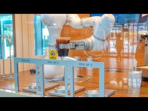 고속도로 휴게소 바리스타 로봇의 커피 제조 실력┃Robot Cafe at the Rest Stop