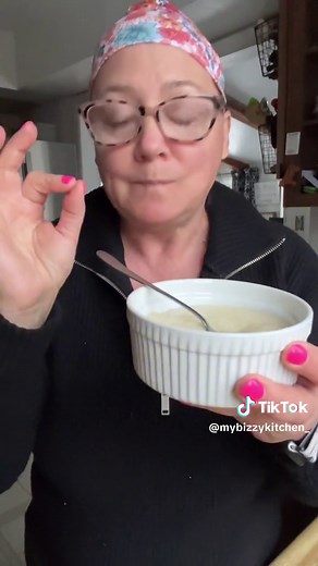 Tapioca pudding is one of my favorite desserts - who knew it could be so low in points? This is the recipe off of the @kraft minute tapioca box - I substituted monk fruit for sugar, used unsweetened almond milk and added a tablespoon of cornstarch to help thicken. Makes 4 servings of 3/4 cup. If you are on the WW plan, it's 2 WW points. If you count calories or macros, each serving is 95 calories, 3 fat, 13 carbs, 1 fiber and 3 protein. 2 3/4 cup milk of choice (I used unsweetened almond milk) 1