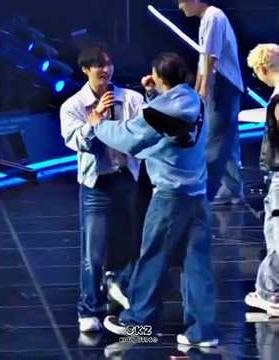 Leeknow was literally so ready to do the pepero game with his princess 😭 #hyunho #leeknow #hyunjin