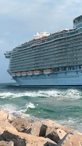 2.4M views · 6.8K reactions | Oasis of the Seas making big waves in Miami Beach ✨ #RoyalCaribbean #CruiseShip | Paulo Silva | Facebook