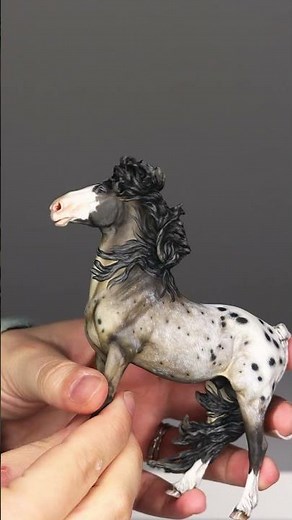 Miniature Mustang #breyer #modelhorse #horse #art #miniatures #deejaybe