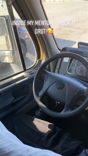 Video tour inside one of CRST’s trucks. 🚛 Thank you @umm_nusayba_ for the awesome video! #CRST #TruckTour #FemaleTrucker #TruckLife