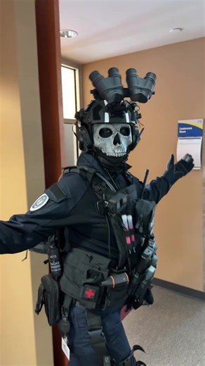 If you saw us filming this at #zipcon no you didn’t@Elmerlicus AKA MichiganMute #callofduty #ghost #callofdutycosplay #cosplay