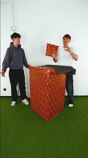 Malý nebo Obří VÁNOČNÍ DÁREK? 🎁❓