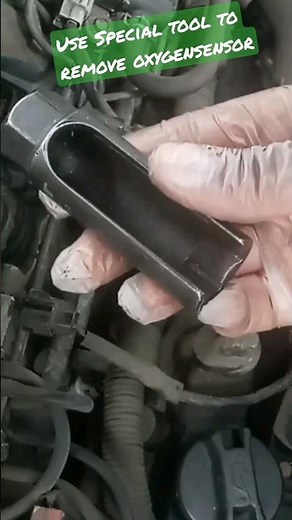 Expert tips!!! Removing oxygen sensor with special tool #oxygen #sensor #engine