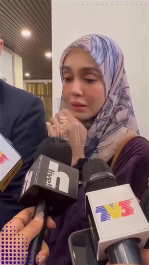 SINAR on Instagram: "Pelakon Uqasha Senrose akhirnya membuka mulut mendakwa dirinya dipukul dan didera oleh Kamal Adli sepanjang empat tahun perkahwinan. Selain itu, Uqasha turut mengemukakan bukti gambar dan empat laporan polis yang dibuat baru-baru ini. Sumber: @officialhlive #SINARKongsi #SINARMuzikRetroTerbaik"