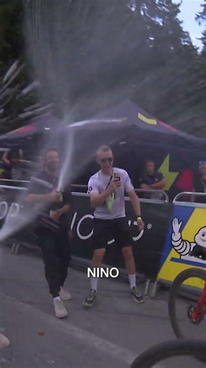 Nino Schurter’s last UCI #MTBWorldCup campaign ended on home soil in Lenzerheide. 🐐🫶 #MountainBike